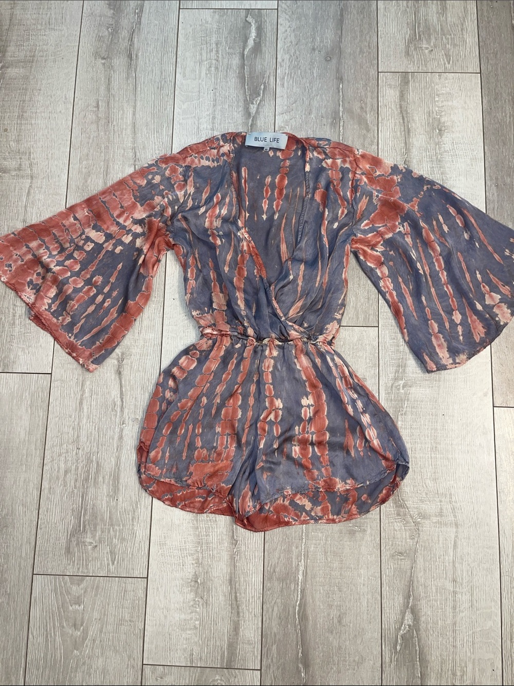 🫧🤍Blue Life Belle Sleeve Tie Dye Romper XS-Never Worn!🤍🫧